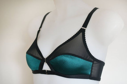 vintage style peep bra front fastening soft bra  Available in plus size by Pip & Pantalaimon retro and vintage inspired lingerie and shapewear