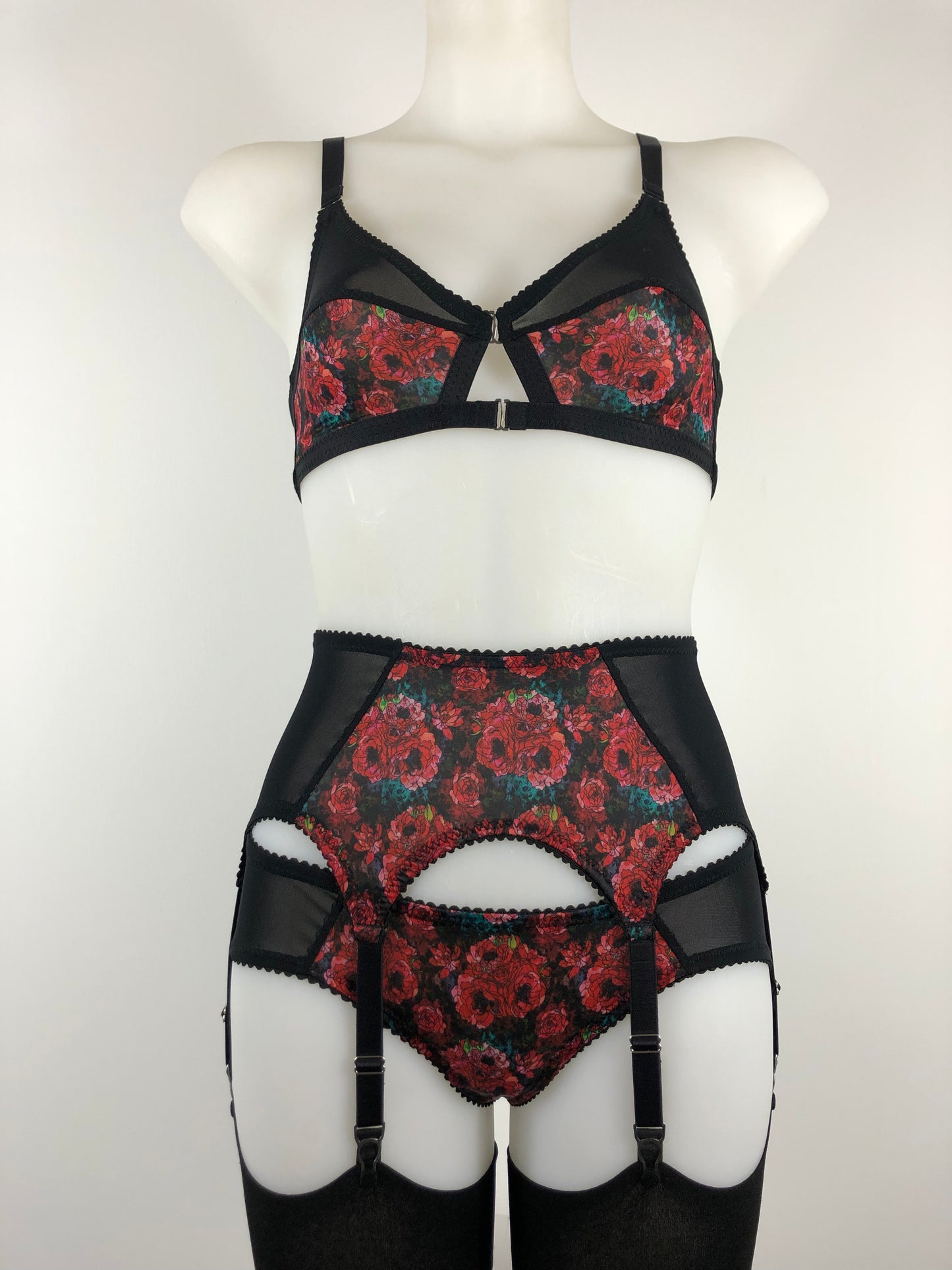 love witch inspired lingerie set. Classic cut pantie knicker inspired by the anna biller film. Used a rich red floral brocade style pattern with black mesh and trims. Ideal gothic, spiritual, witchy underwear