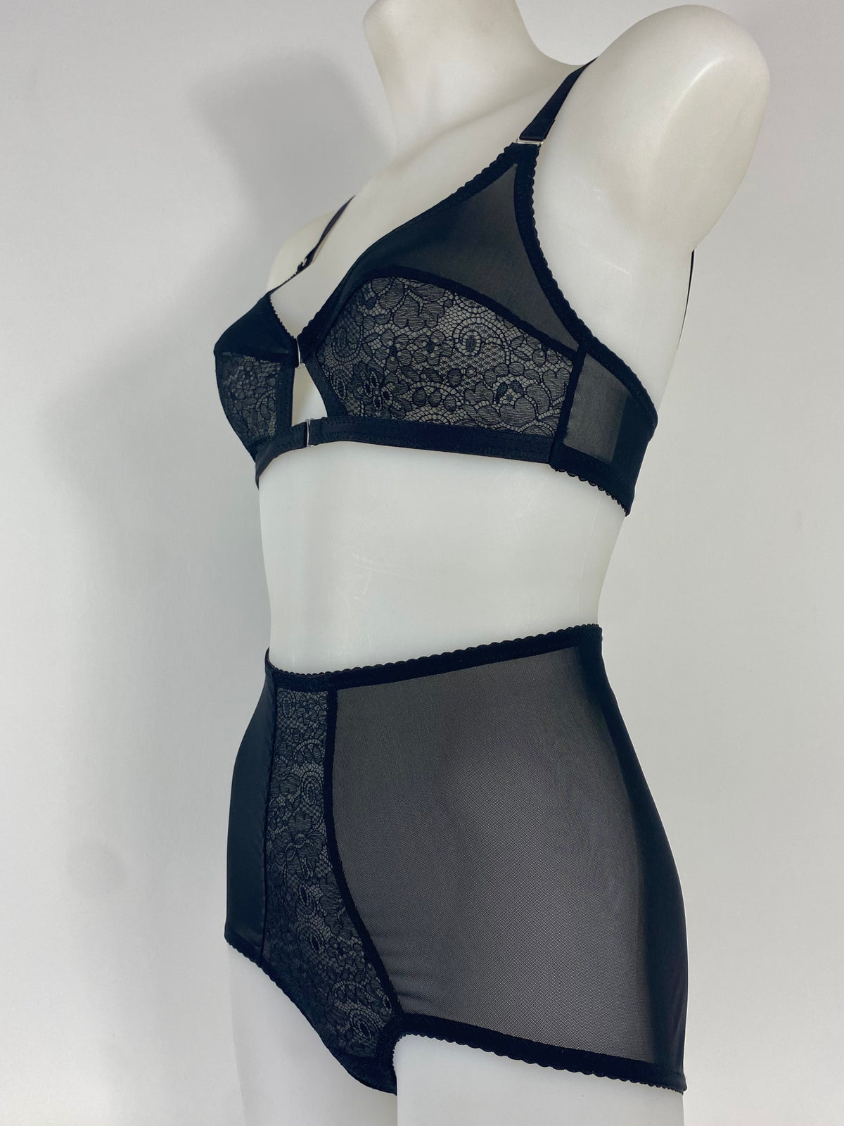 Black Cameo High Waisted Knicker