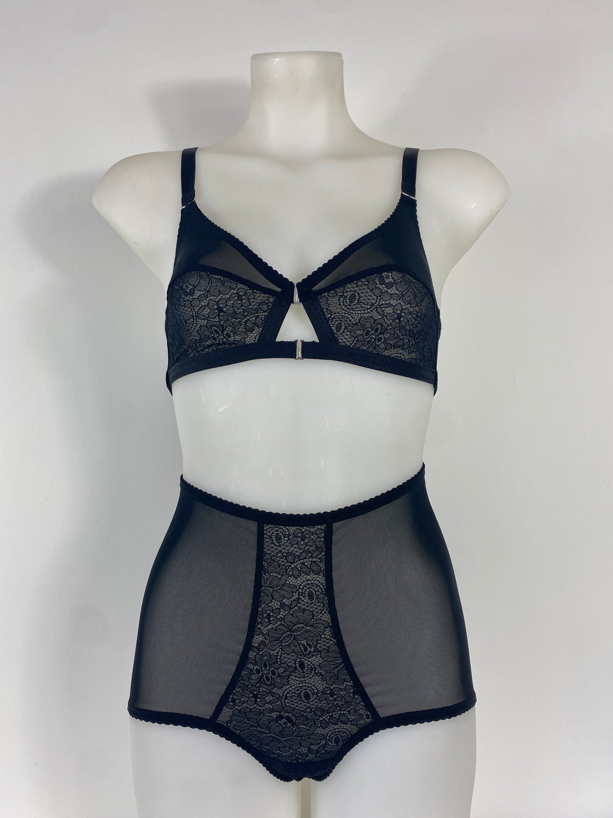 Black Cameo High Waisted Knicker