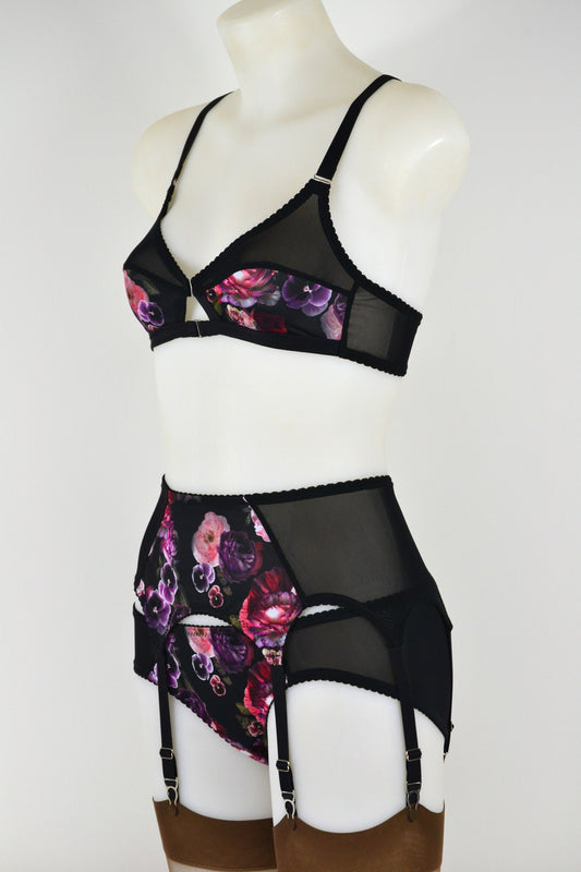 Viola Satin 6 Strap Suspender Belt