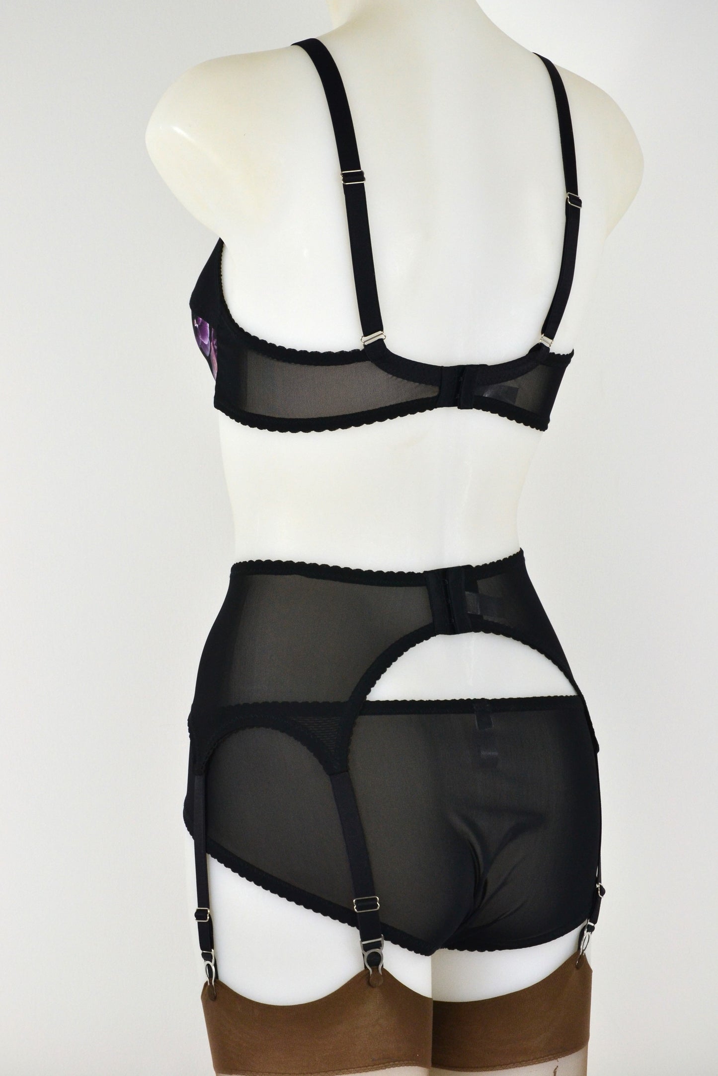 Viola Satin 6 Strap Suspender Belt