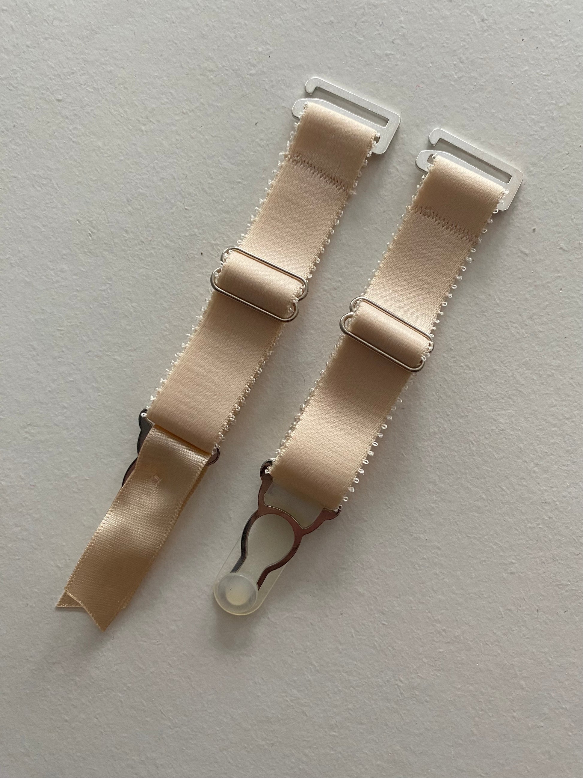 detachable suspender garter straps for lingerie and underwear. adjustable and removable replacements extra wide 20mm think strong straps for corset basque stockings garters. black elastic with strong silver steel garter grips