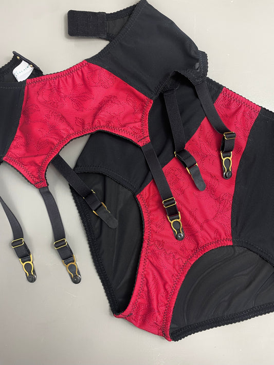 Claret Suspender Belt UK10