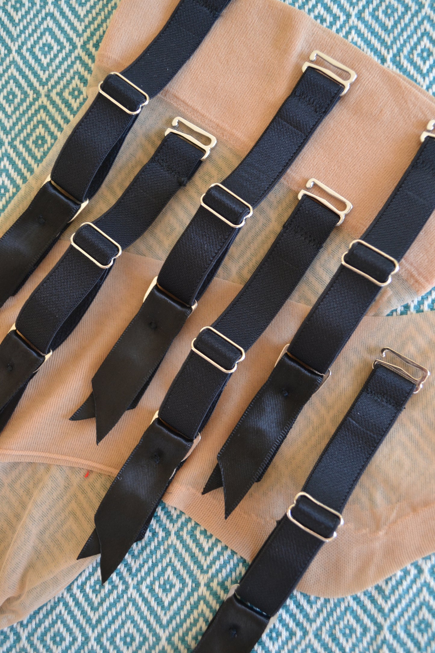 detachable suspender garter straps for lingerie and underwear. adjustable and removable replacements. Black elastic 15mm metal garter clips to attach to nylon seams stockings