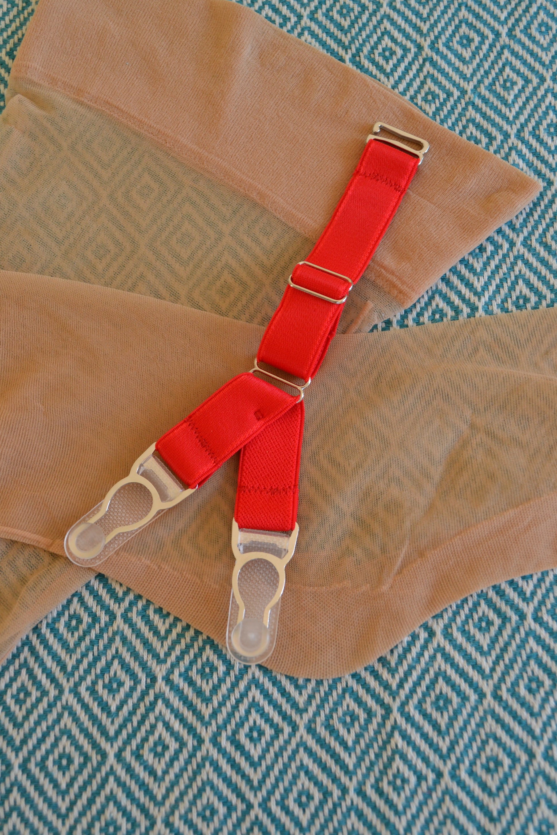  Double suspender straps Y strap garter with a hook on top to attach your corset or masque to seamed nylon stockings. 15mm wide elastic in colour black red white and nude beige biscotti peach.  Steel metal