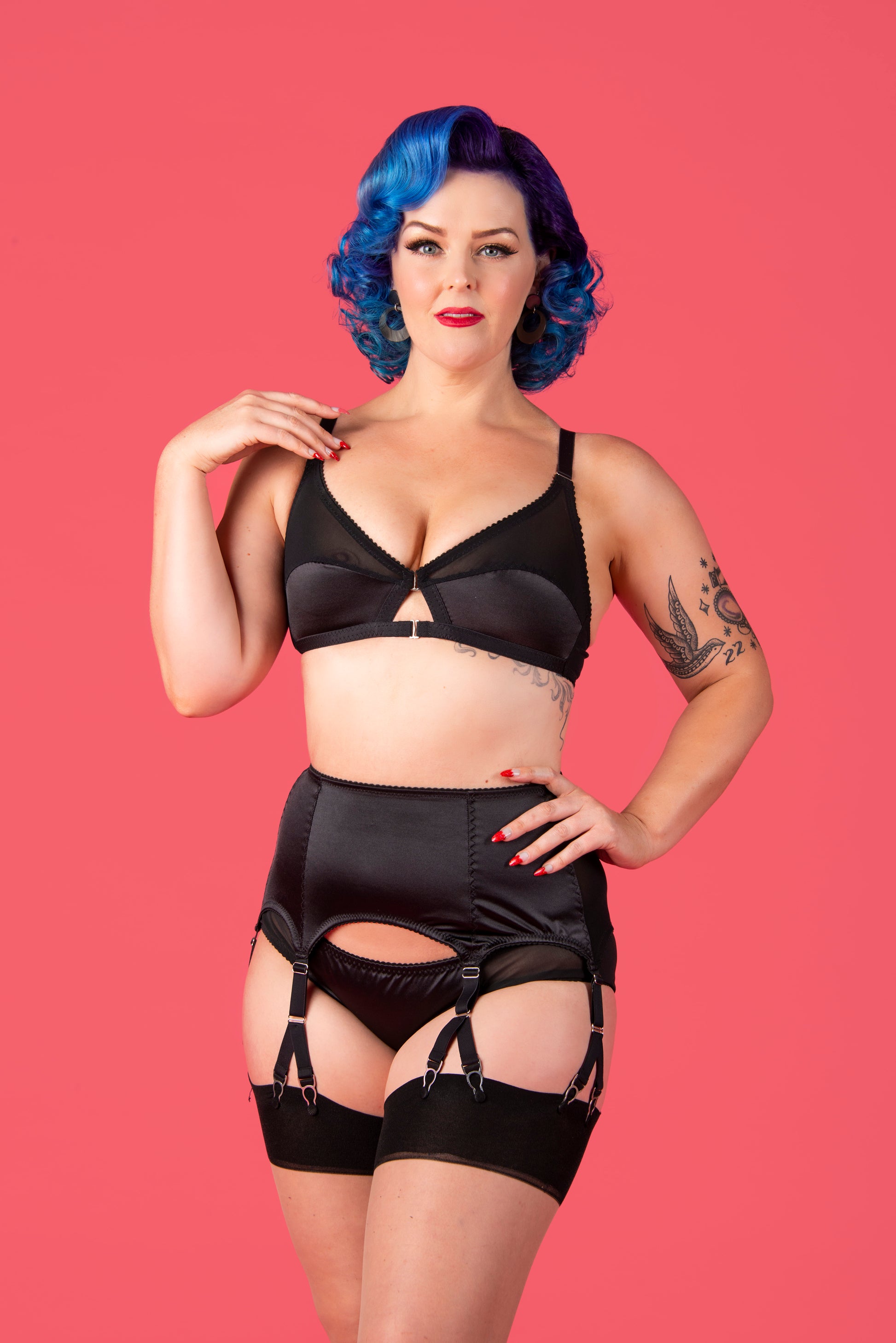 black satin classic peep bra. front fastening. vintage and retro inspired plus size lingerie by pip and pantalaimon